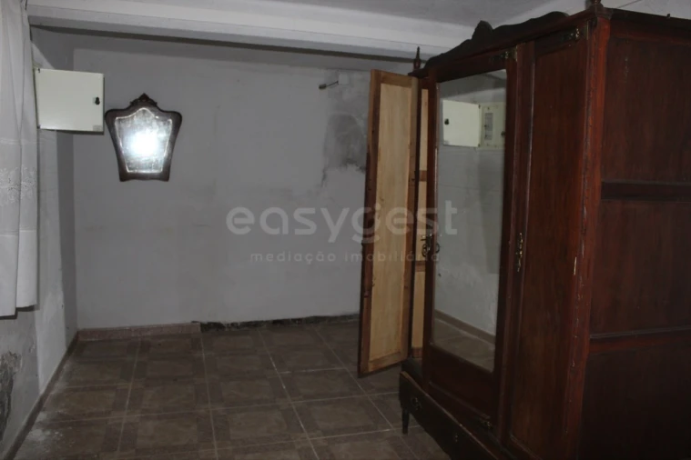 Moradia T5 para Venda em Beco Foto 14