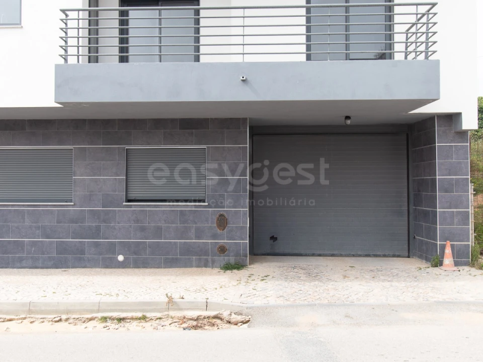 Apartamento T3 para Venda em Quelfes Foto 5
