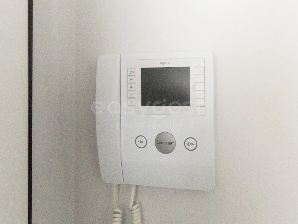 Apartamento T3 para Venda em Quelfes Foto 9