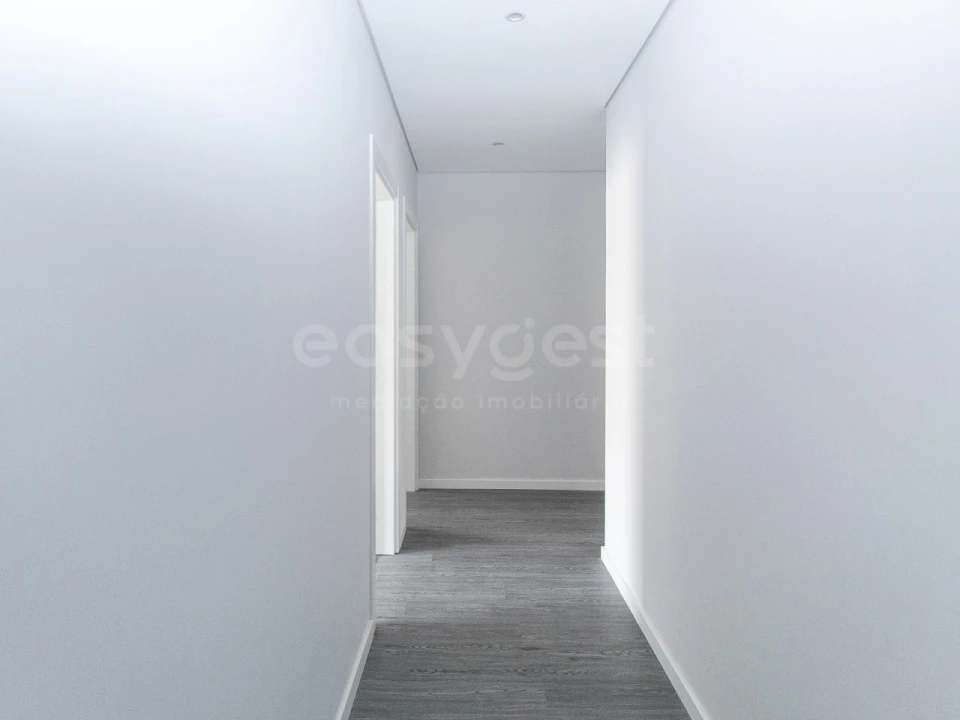Apartamento T3 para Venda em Quelfes Foto 22