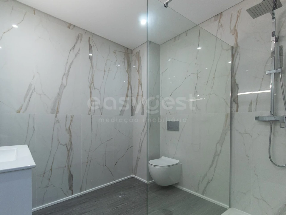 Apartamento T3 para Venda em Quelfes Foto 26