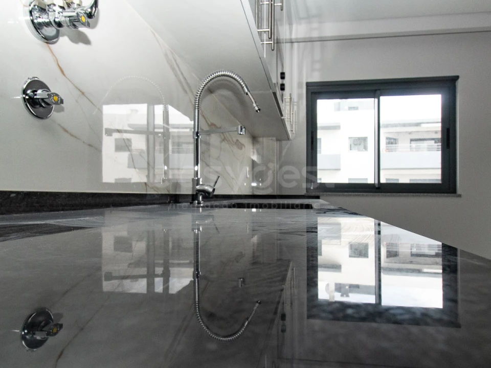 Apartamento T3 para Venda em Quelfes Foto 31