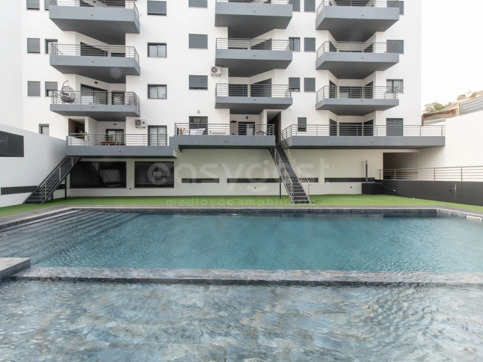 Apartamento T3 para Venda em Quelfes Foto 42