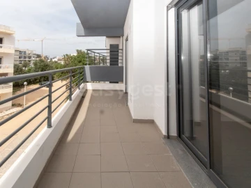 Apartamento T3 para Venda em Quelfes