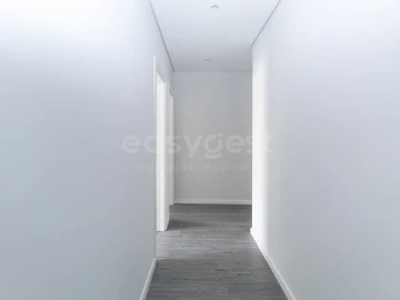 Apartamento T3 para Venda em Quelfes