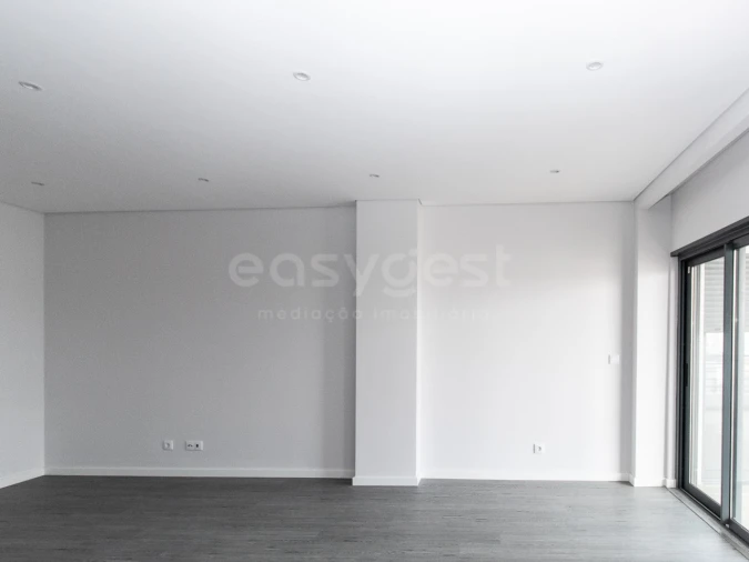 Apartamento T3 para Venda em Quelfes Foto 12