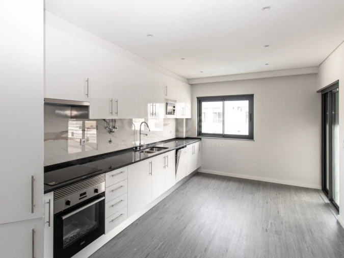 Apartamento T3 para Venda em Quelfes Foto 30