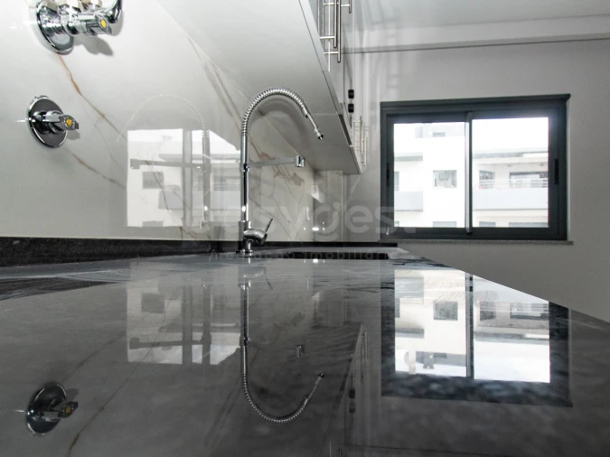 Apartamento T3 para Venda em Quelfes Foto 31