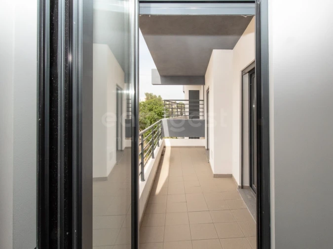 Apartamento T3 para Venda em Quelfes Foto 20