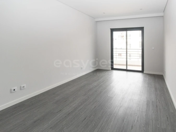 Apartamento T3 para Venda em Quelfes Foto 23