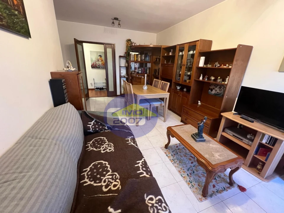 Apartamento T2 para Venda em Santa Maria de Lamas Foto 3