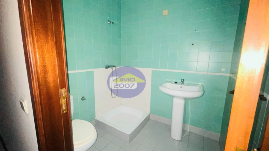 Apartamento T2 para Venda em Santa Maria de Lamas Foto 12