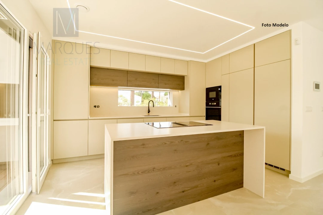 Moradia T4 para Venda em Charneca de Caparica e Sobreda Foto 5