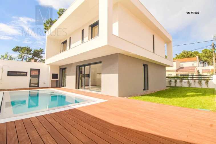 Moradia T4 para Venda em Charneca de Caparica e Sobreda Foto 1