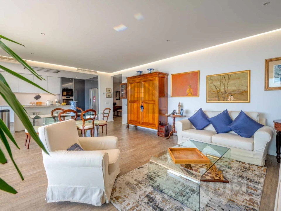 Apartamento T4 para Venda em Portimão Foto 6