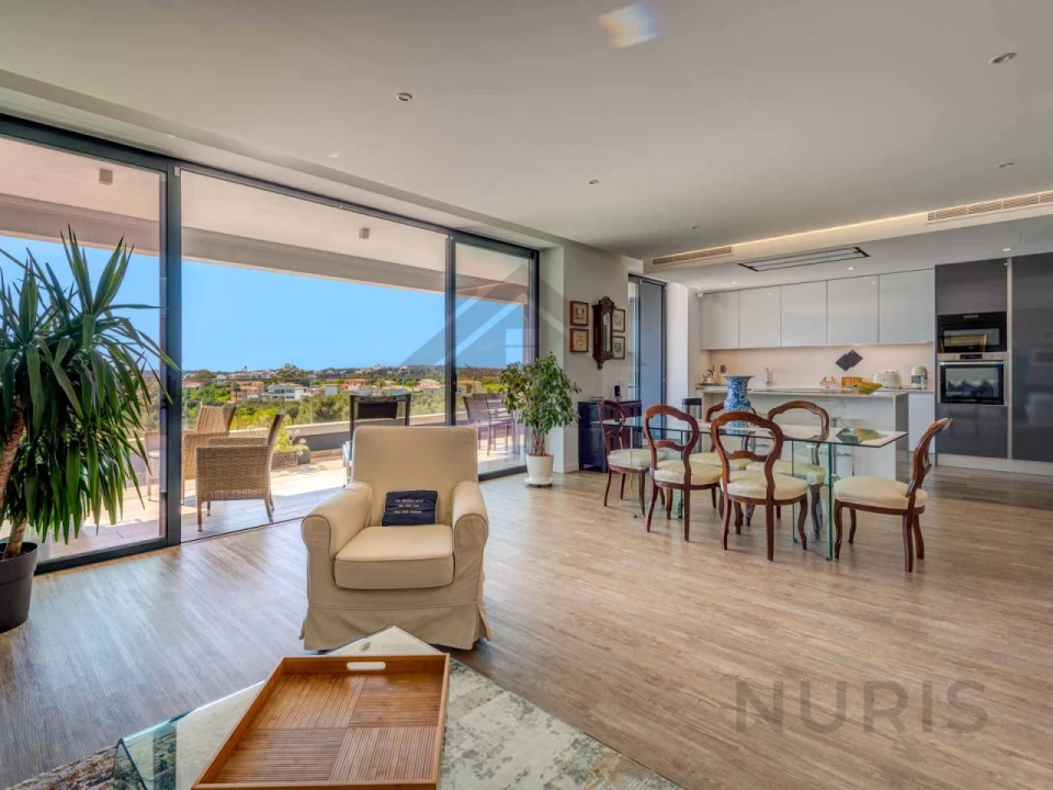 Apartamento T4 para Venda em Portimão Foto 2