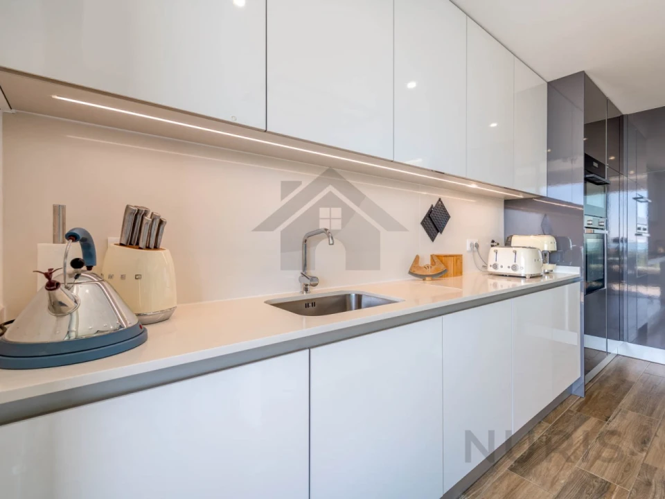 Apartamento T4 para Venda em Portimão Foto 17