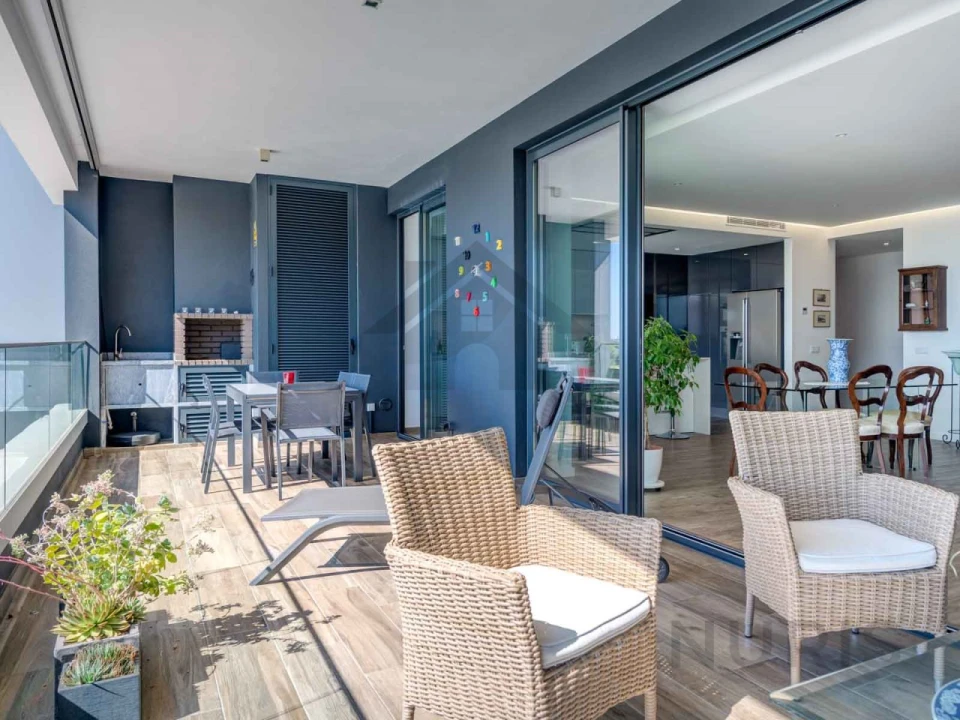 Apartamento T4 para Venda em Portimão Foto 7