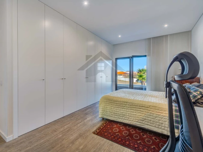 Apartamento T4 para Venda em Portimão Foto 25