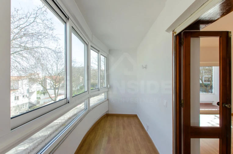 Apartamento T1 para Arrendamento em Alcabideche Foto 7