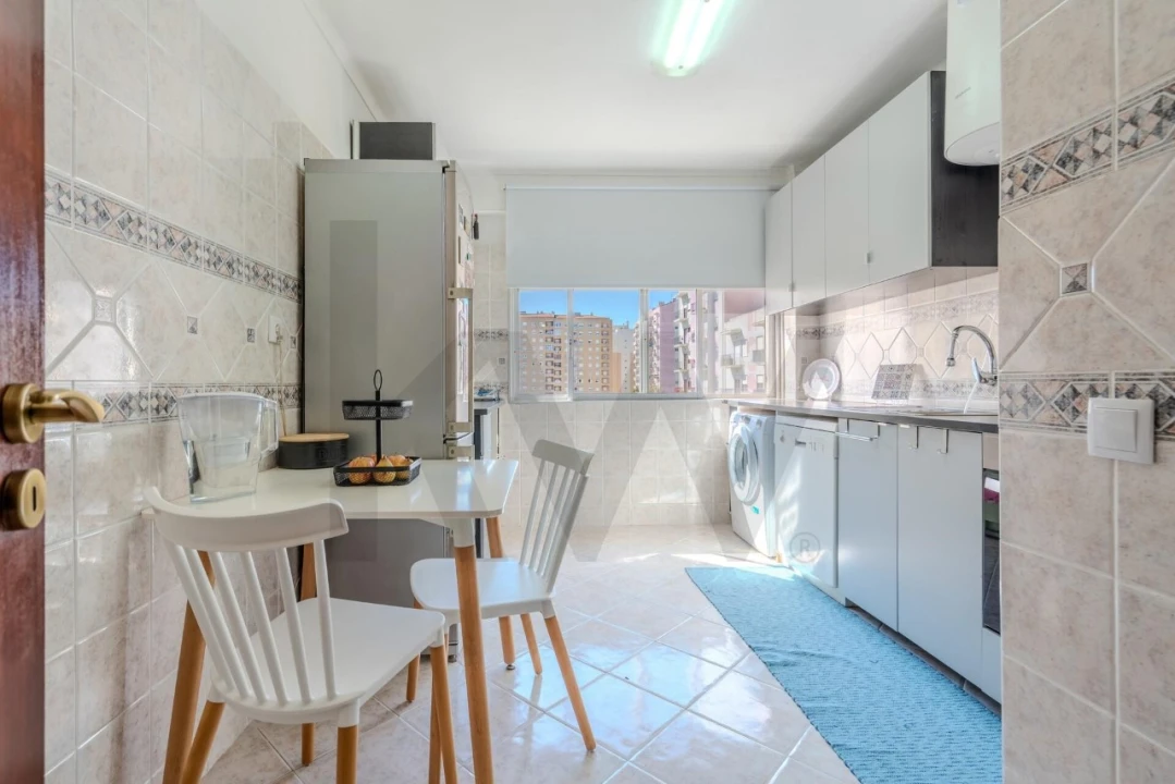 Apartamento T2 para Venda em Carregado e Cadafais Foto 15