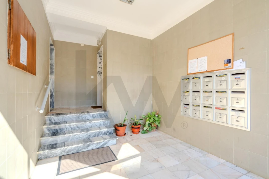 Apartamento T2 para Venda em Carregado e Cadafais Foto 28