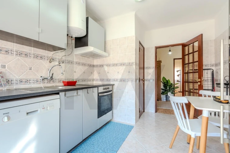 Apartamento T2 para Venda em Carregado e Cadafais Foto 16