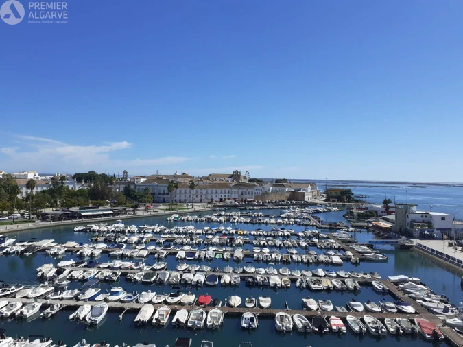 Moradia T4 para Venda em Santa Barbara de Nexe Foto 21