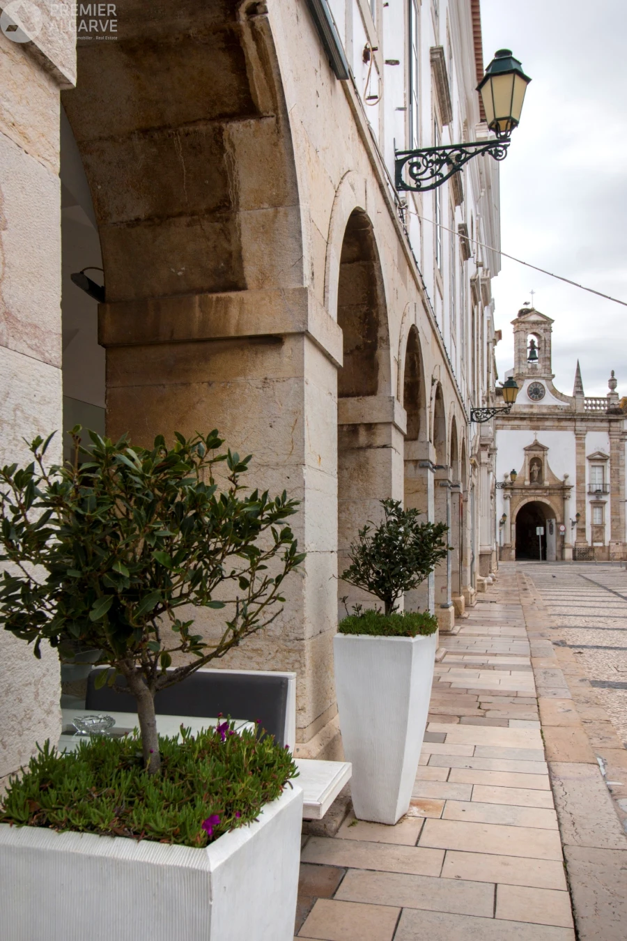 Moradia T4 para Venda em Santa Barbara de Nexe Foto 22