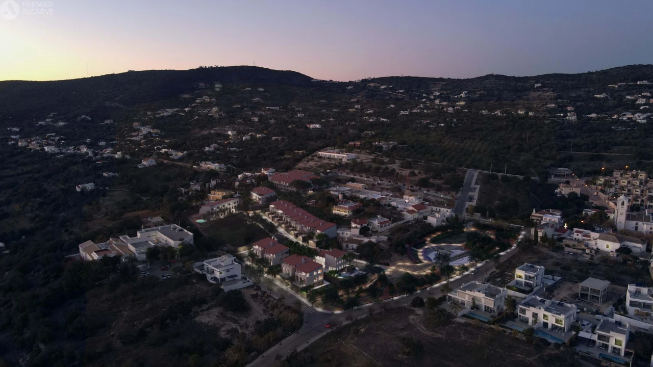 Terreno para Venda em Santa Barbara de Nexe Foto 8