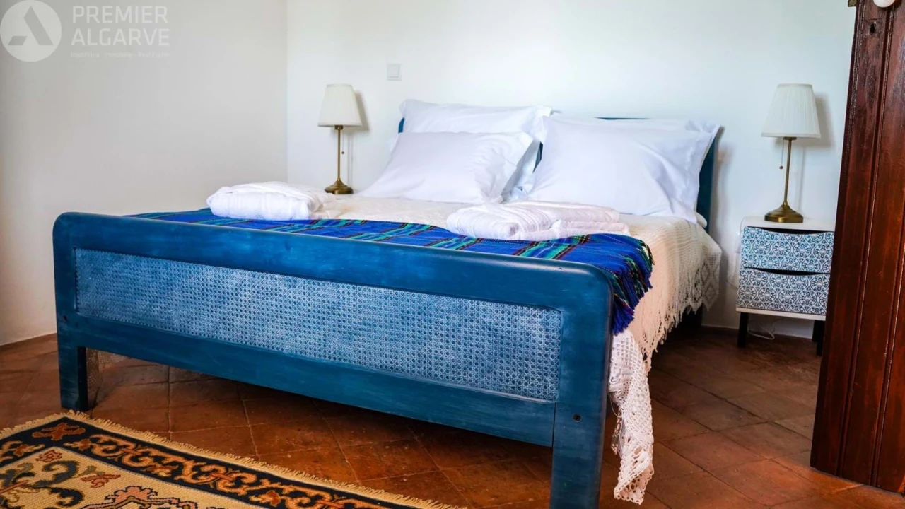 Moradia T6 para Venda em Santa Barbara de Nexe Foto 24