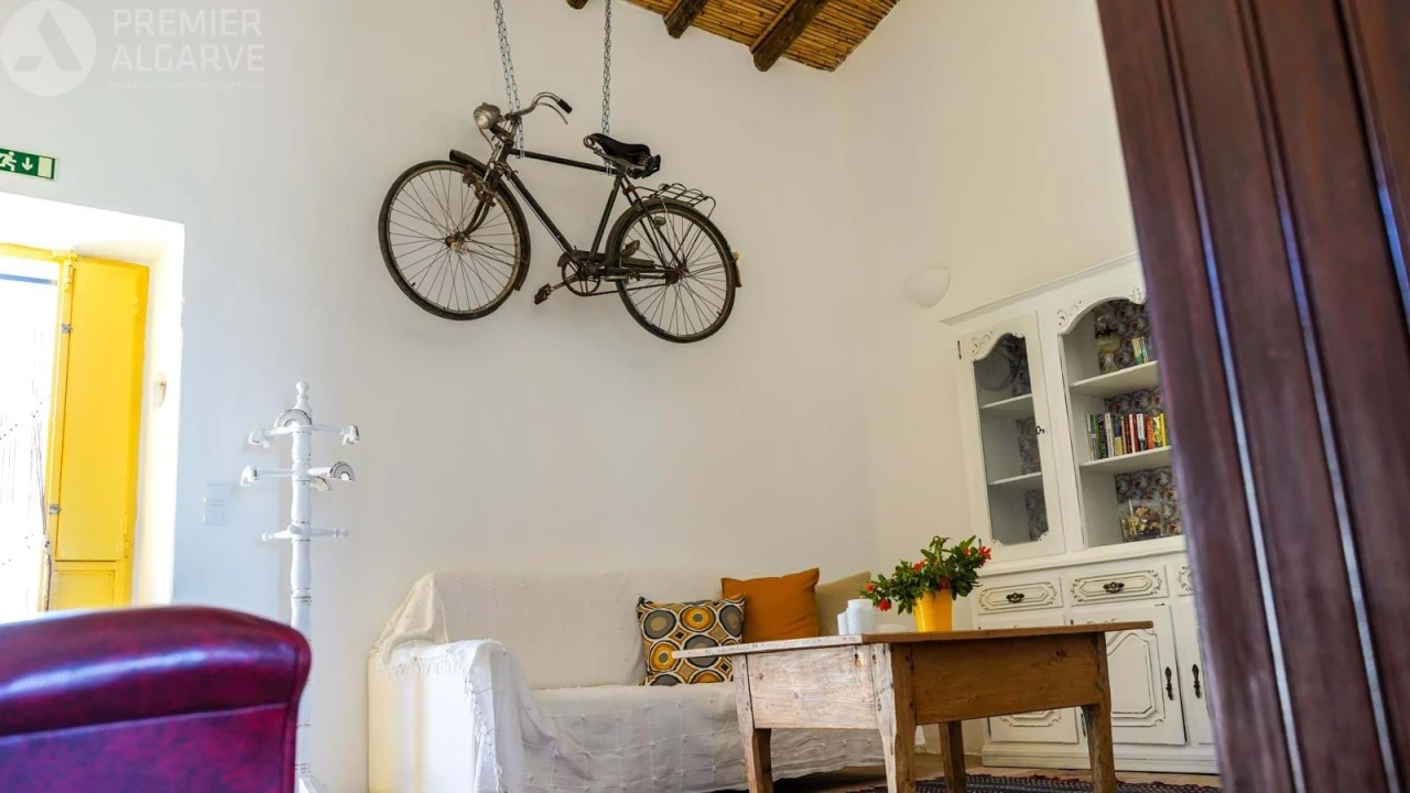 Moradia T6 para Venda em Santa Barbara de Nexe Foto 27