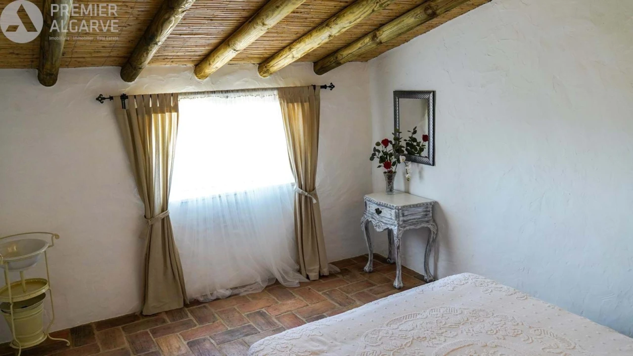 Moradia T6 para Venda em Santa Barbara de Nexe Foto 59