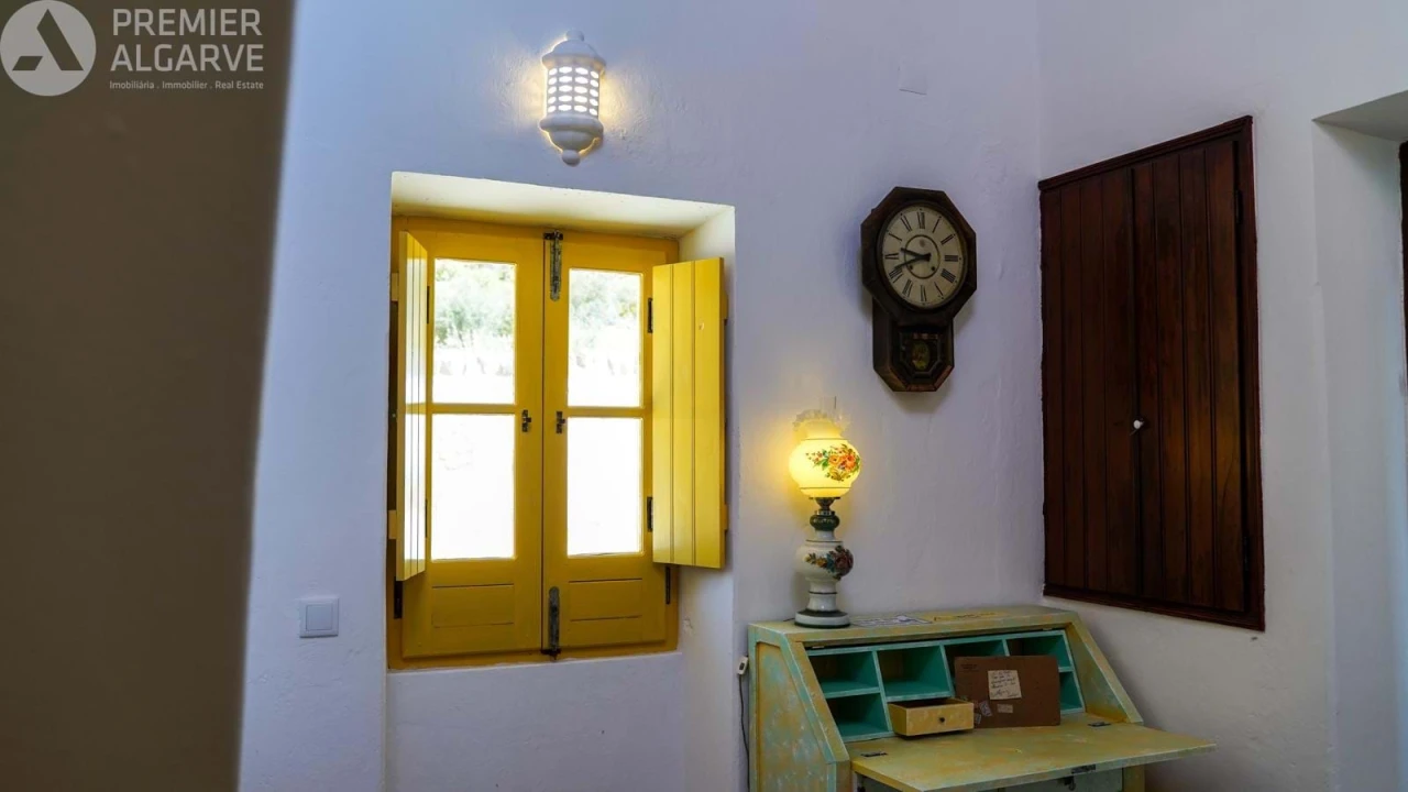 Moradia T6 para Venda em Santa Barbara de Nexe Foto 53