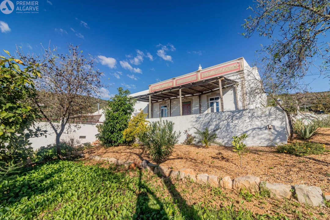 Moradia T6 para Venda em Santa Barbara de Nexe Foto 63