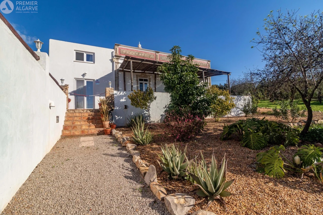 Moradia T6 para Venda em Santa Barbara de Nexe Foto 64