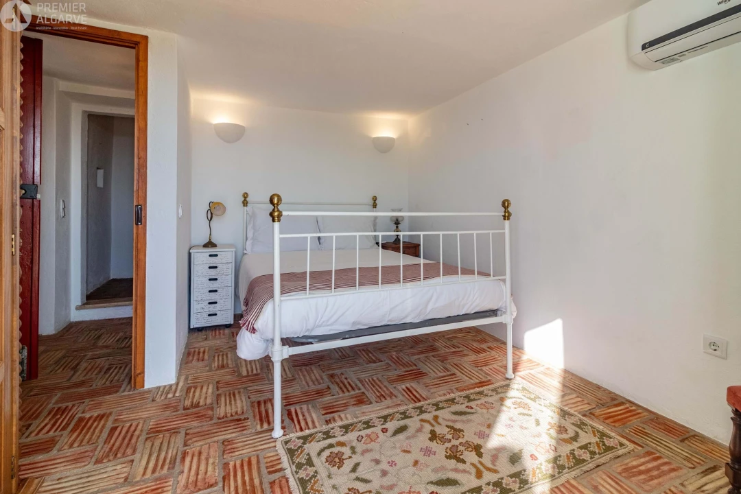 Moradia T6 para Venda em Santa Barbara de Nexe Foto 65