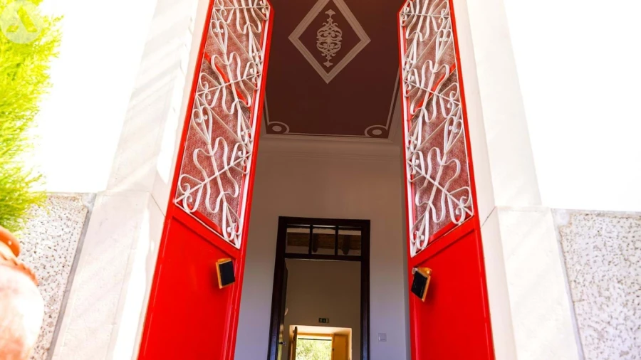 Moradia T6 para Venda em Santa Barbara de Nexe Foto 10