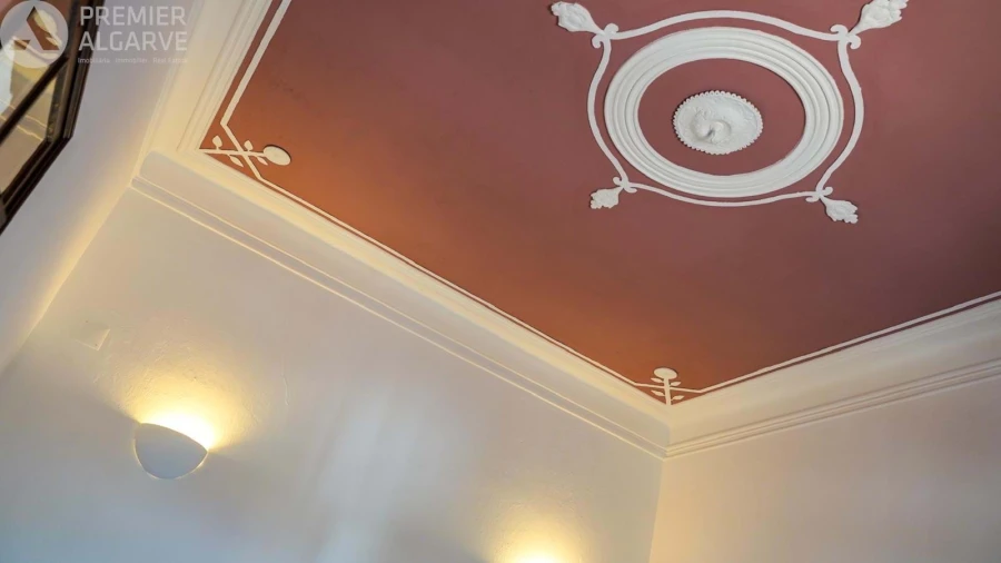 Moradia T6 para Venda em Santa Barbara de Nexe Foto 11