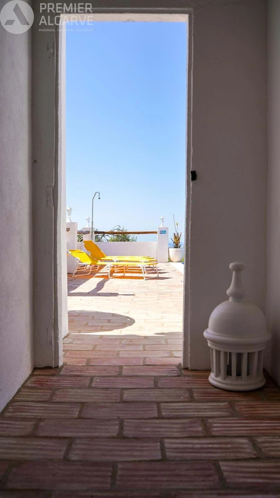 Moradia T6 para Venda em Santa Barbara de Nexe Foto 18