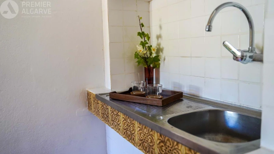 Moradia T6 para Venda em Santa Barbara de Nexe Foto 33