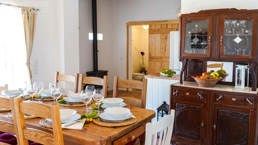 Moradia T6 para Venda em Santa Barbara de Nexe Foto 44