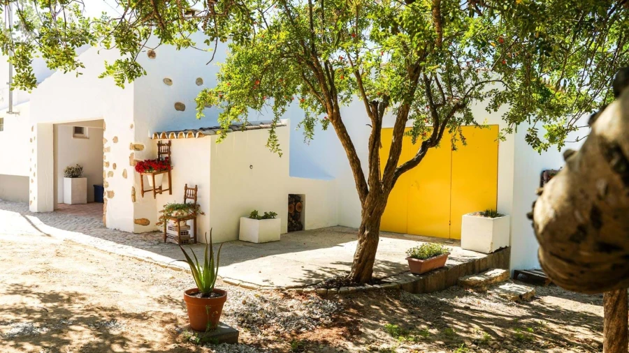 Moradia T6 para Venda em Santa Barbara de Nexe Foto 57