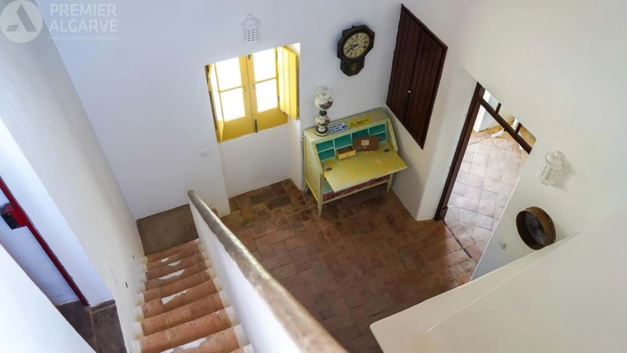 Moradia T6 para Venda em Santa Barbara de Nexe Foto 61