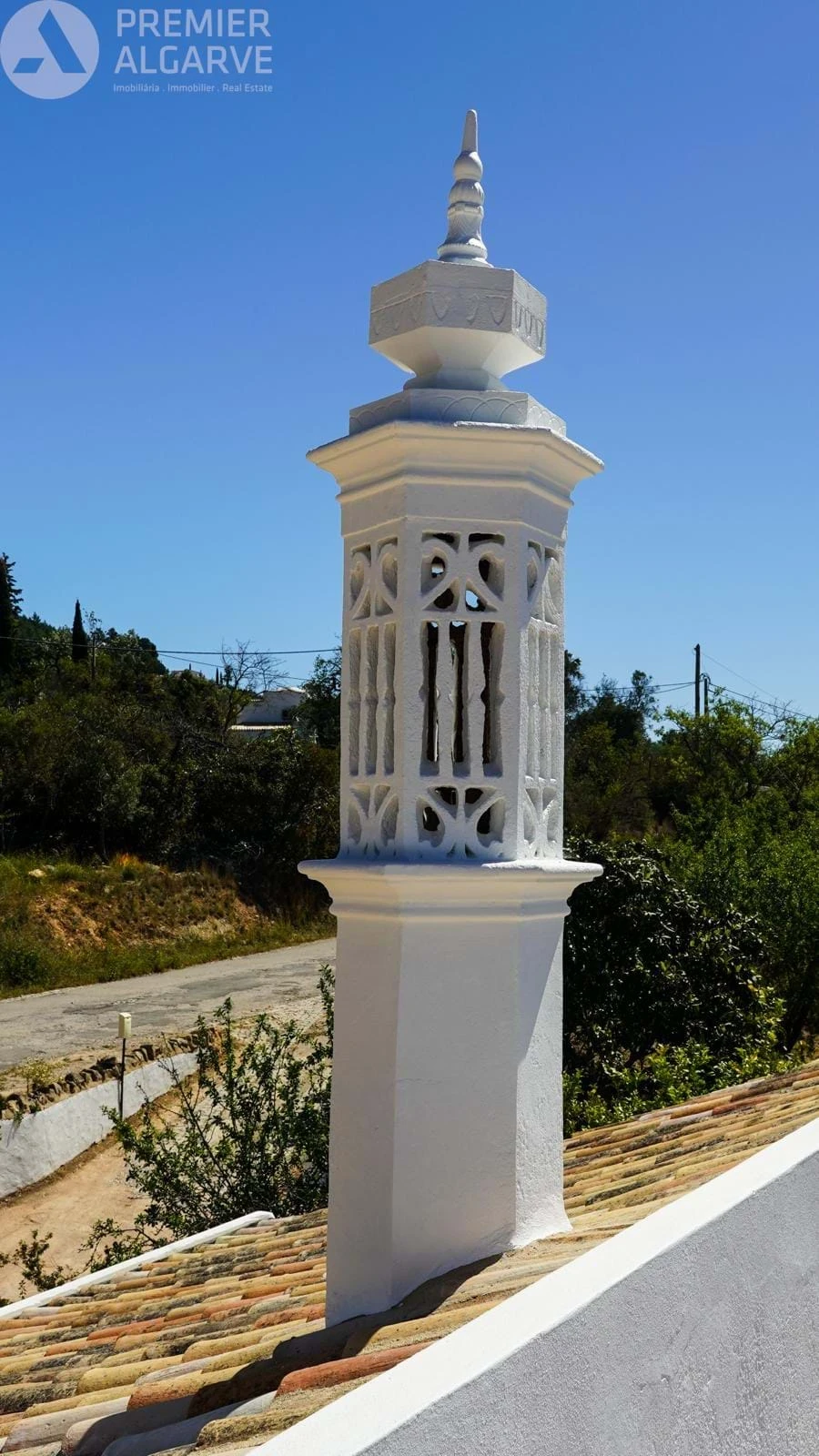 Moradia T6 para Venda em Santa Barbara de Nexe Foto 52