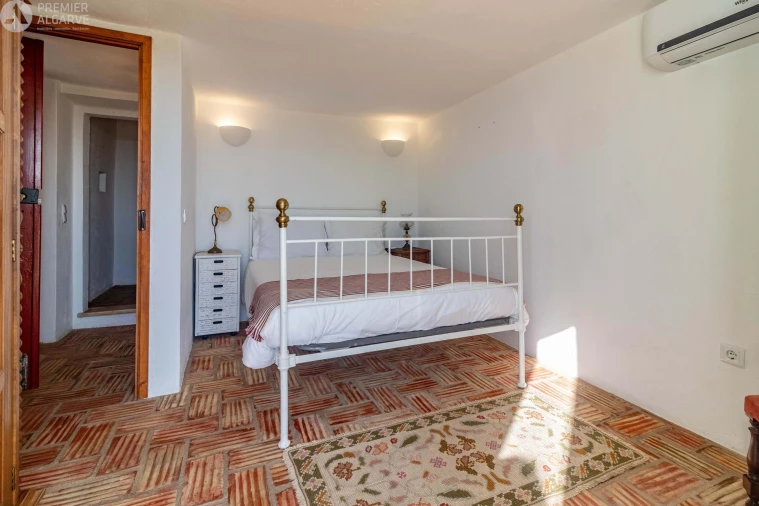 Moradia T6 para Venda em Santa Barbara de Nexe Foto 65