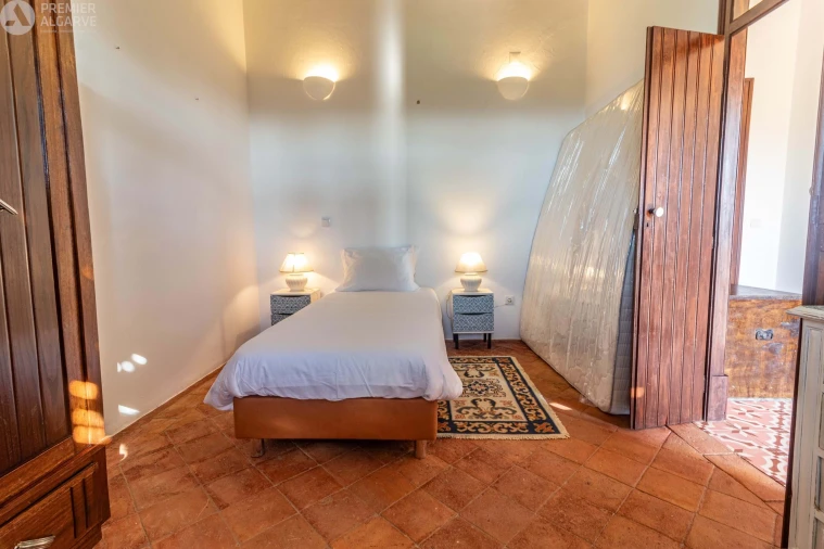 Moradia T6 para Venda em Santa Barbara de Nexe Foto 67