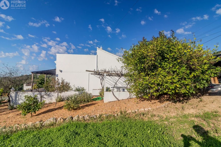 Moradia T6 para Venda em Santa Barbara de Nexe Foto 62