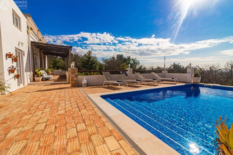 Moradia T6 para Venda em Santa Barbara de Nexe Foto 77