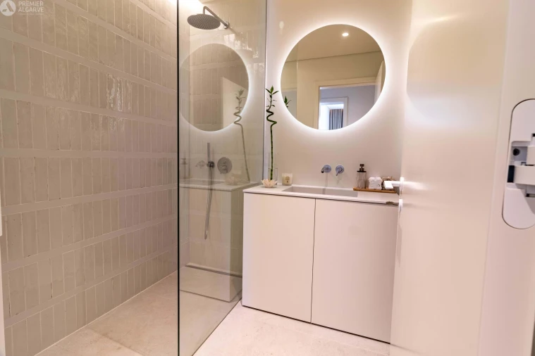 Apartamento T2 para Venda em Quarteira Foto 6